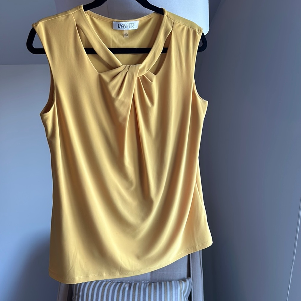 Kasper sleeveless yellow dressy blouse size M